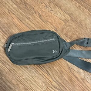 lululemon athletica Charcoal Men's Belt Bag